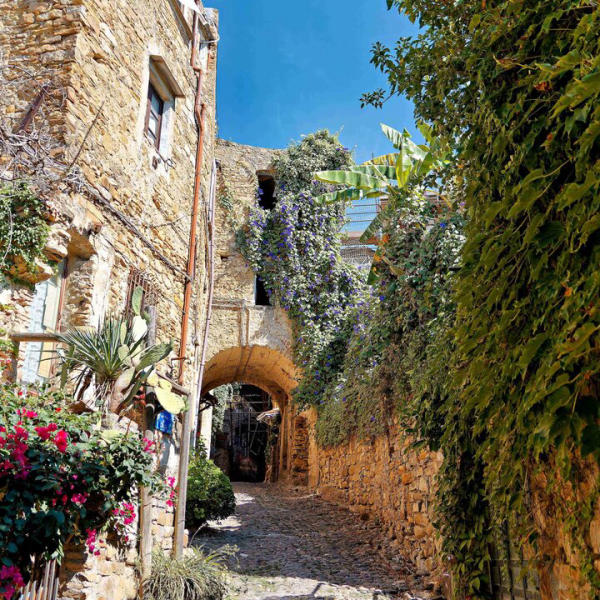 Bussano Vecchia Liguria